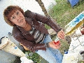 Фестиваль "Струны фортов-2007", Кронштадт. Это Наташа Малыгина и бутылка можжевелового джина моего производства...