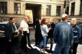 "Бард-Регата" СПб, июнь 2003г - Перед расставанием - Ожидание автобуса во дворе на Васильевском