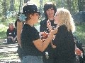 "Московская осень 2005"-
Маша Агеева (в шляпе), 
Наташа Серкова (блондинка, Питер), 
Наташа Воропаева